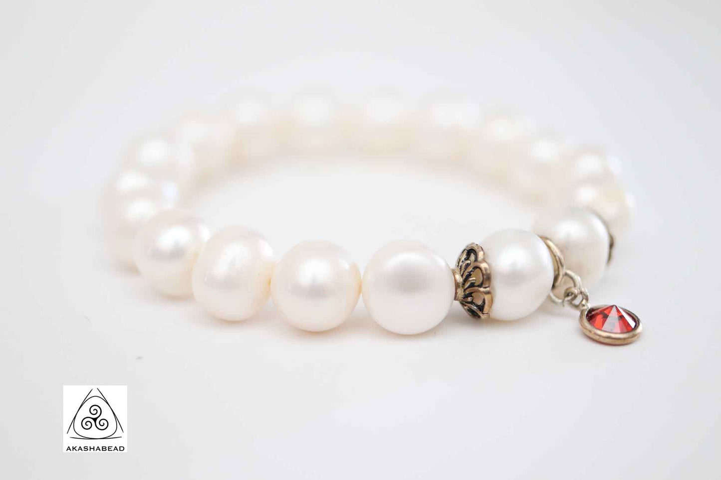 Stylish freshwater Cultured white Pearl bracelet with ear-rings and Sterling silver 925 spacer